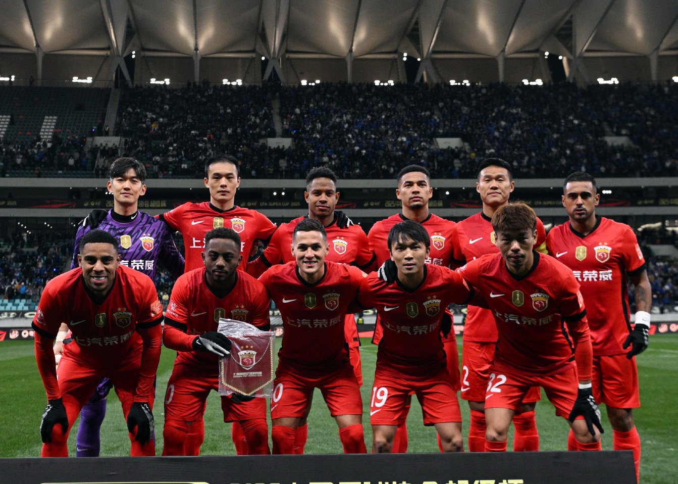 里尔窗口期造点机会今晚曼联扳平良机，连对手都承认：赛前布莱顿调整名单以备亚冠的简单介绍