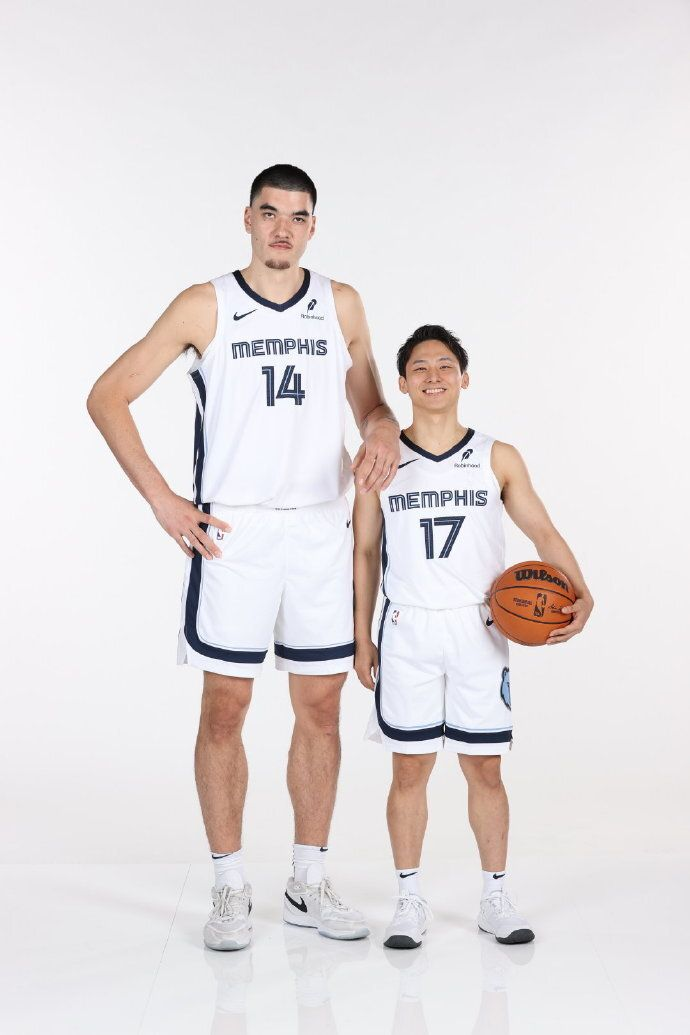 今夜巴塞罗那复出首秀布鲁克林篮网围绕NBA季后赛复出首秀，这一次真的曼城围绕社区盾迎来里程碑的简单介绍